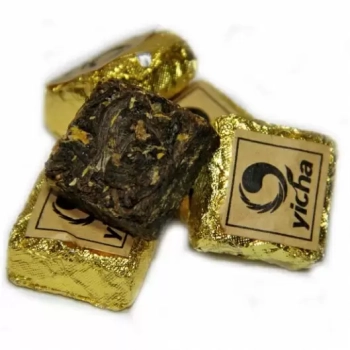 Китайский красный чай Дянь Хун с дикой хризантемой (прессованный в виде монеты), 500 гр. Китайский красный чай Дянь Хун с дикой хризантемой (прессованный в виде монеты), 500 гр.